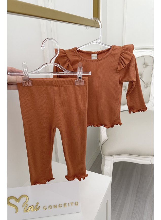 Conjunto em ribana canelada marrom cala legging blusa manga longa babado miniconteito menina