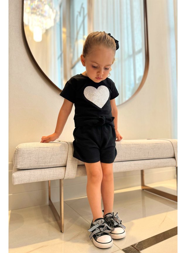 conjunto preto coracao paete branco shorts blusa laco funcional a