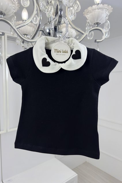 blusa manga curta preta gola branca coracao aplique miniconceito infantil u